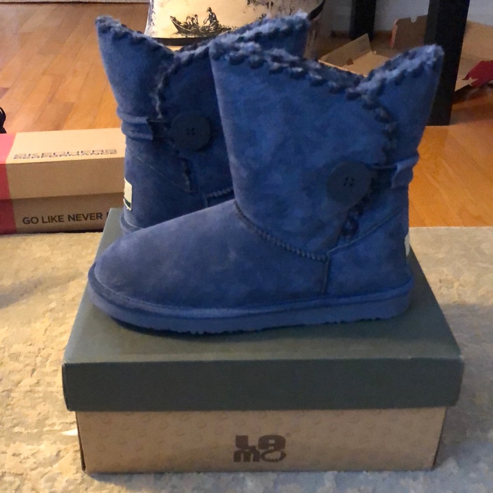 Blue lamo boots size 10